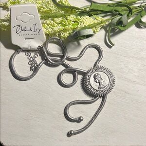 Oak&Ivy Bolo necklace